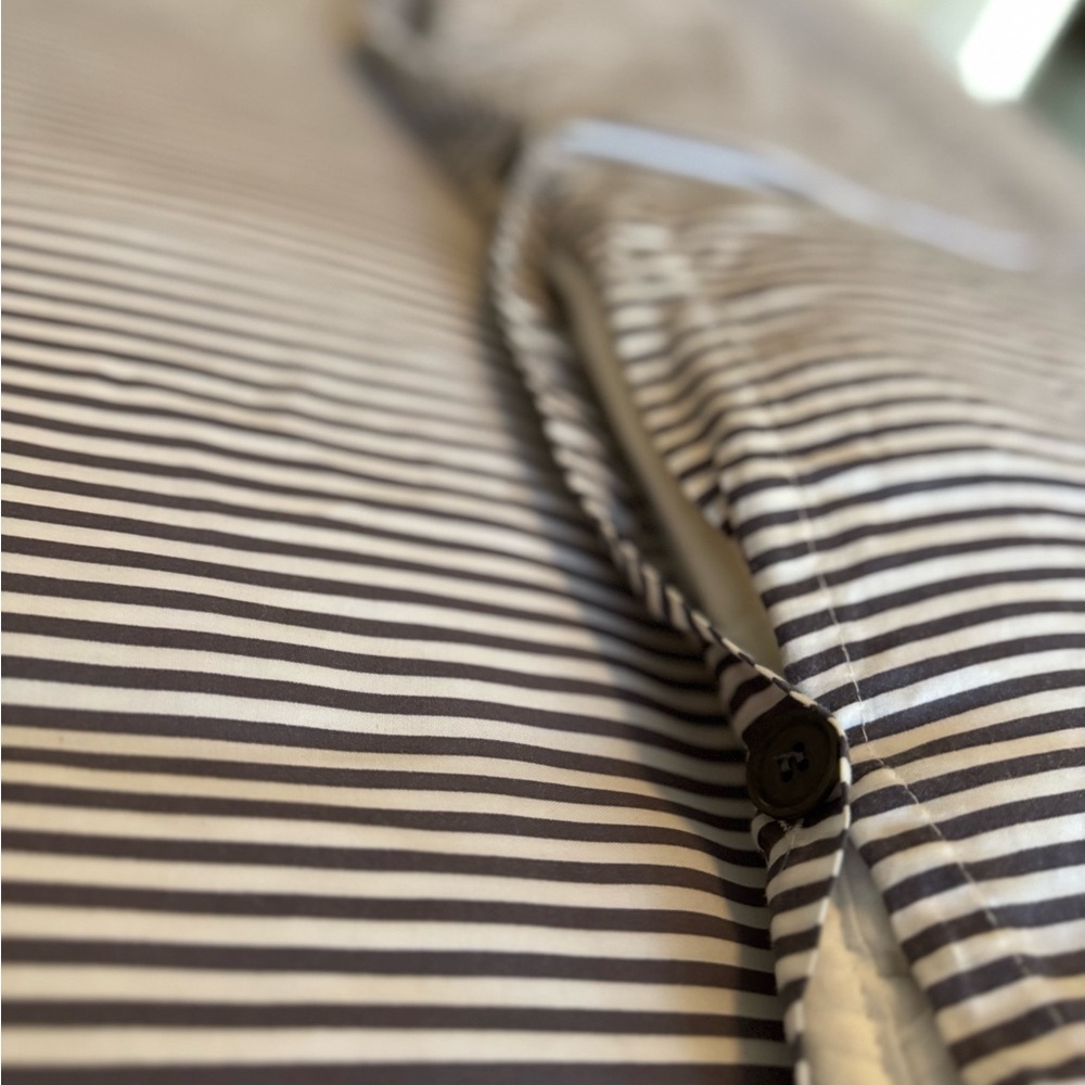 Elegant Gray Duvet Cover with Subtle Stripes